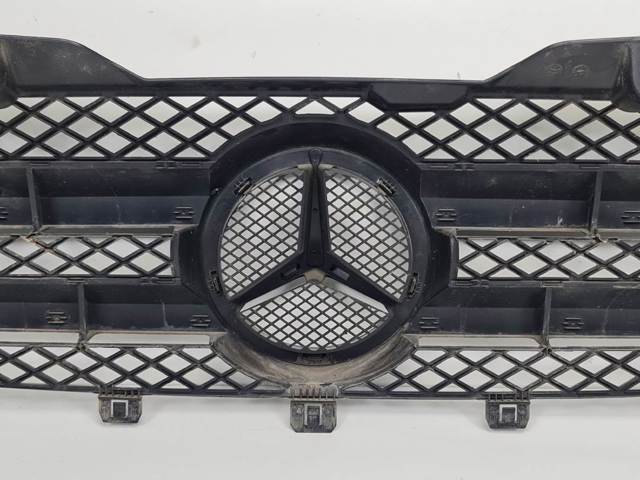 Rejilla de radiador A9068800385 MERCEDES