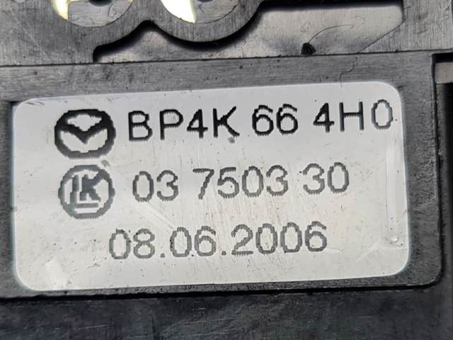 Boton warning para Mazda 3 BK