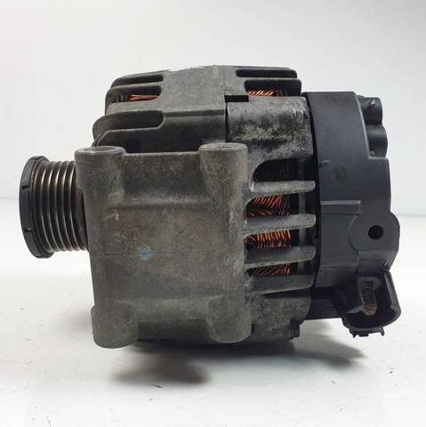 Alternador del motor V75765138001 BMW