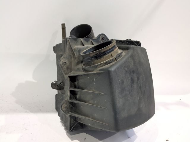 El filtro de aire 13340818 OPEL