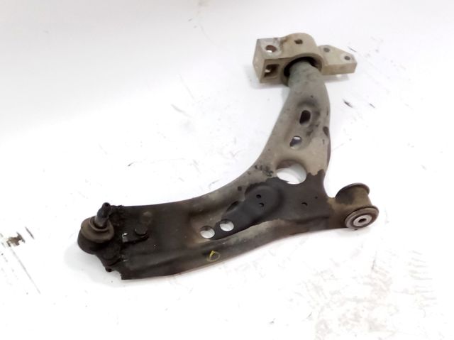 1K0407152BC Brazo inferior derecho de la suspensión delantera  en stock Sabadell