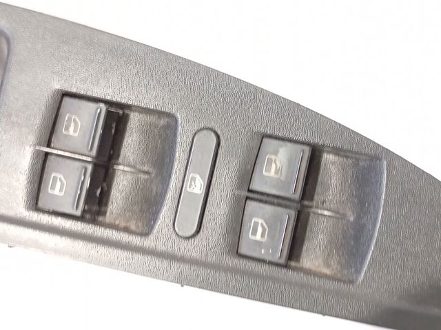 1K4959857 Unidad de control de elevalunas delantera izquierda  disponible Málaga
