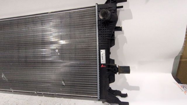 RENAULT 214105150R Radiador de refrigeración del motor  disponible Valladolid