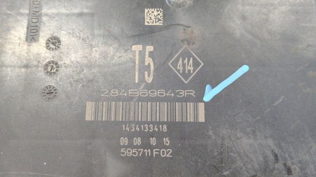 284B69643R RENAULT Caja de fusibles  en stock Gandía