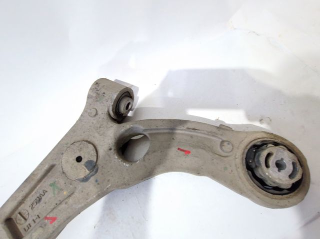 Brazo inferior izquierdo de la suspensión delantera 4877839AC CHRYSLER