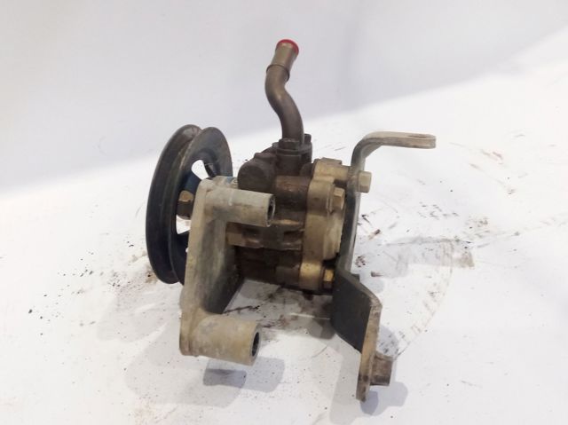 Bomba hidráulica de dirección 49110VK513 NISSAN
