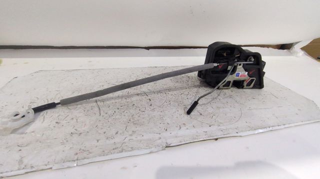 51227202148 Cerradura de la puerta trasera derecha  en stock Sabadell