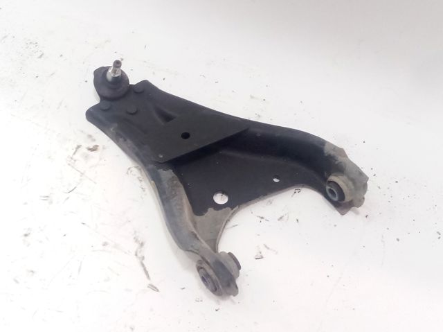 545000138R Brazo inferior derecho de la suspensión delantera  disponible Burgos