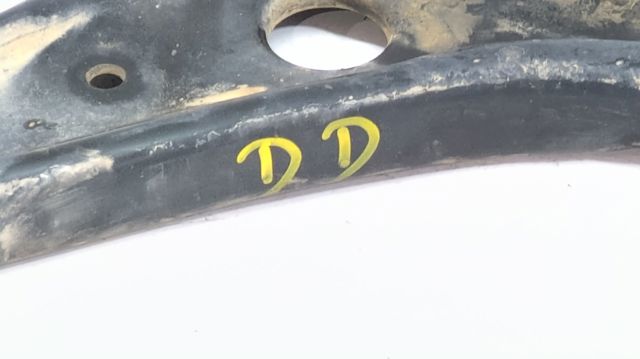545004EA0B NISSAN Brazo inferior derecho de la suspensión delantera  en stock Huelva