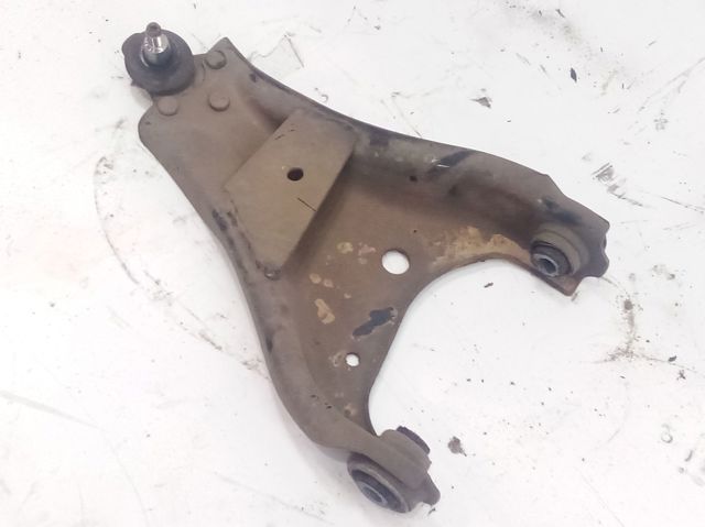 545011697R Brazo inferior izquierdo de la suspensión delantera  comprar en Pontevedra