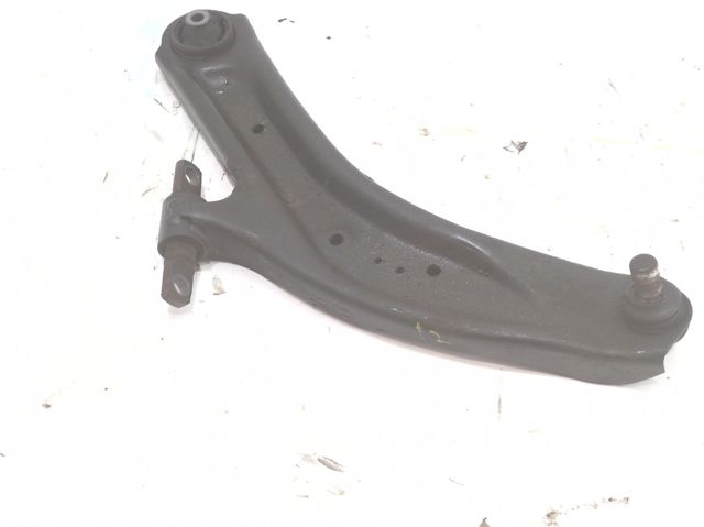 RENAULT 545013557R Brazo inferior izquierdo de la suspensión delantera comprar Pamplona