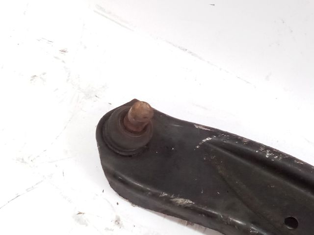Brazo inferior izquierdo de la suspensión delantera 545014CA0A NISSAN