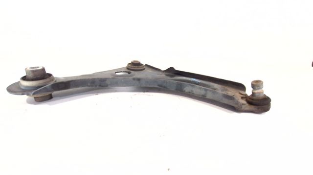 545045297R Brazo inferior derecho de la suspensión delantera  disponible Málaga