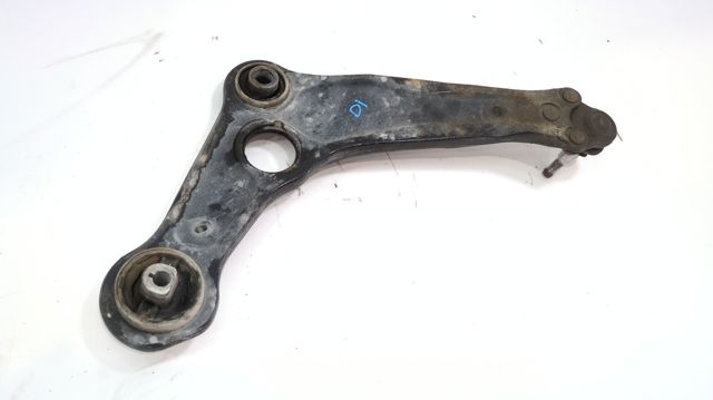 545050303R Brazo inferior izquierdo de la suspensión delantera  en stock Sabadell
