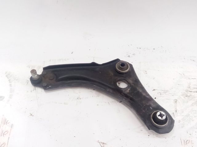 Brazo inferior izquierdo de la suspensión delantera 545058992R RENAULT