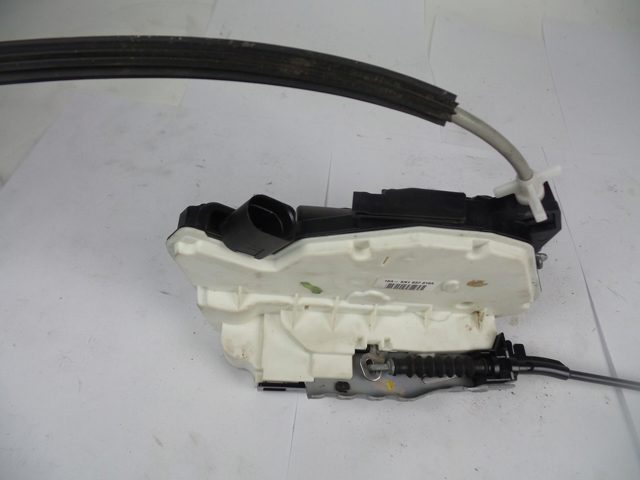 5N1837016A Cerradura de puerta delantera derecha  disponible Utrera