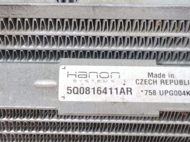 VAG 5Q0816411AR Condensador de aire acondicionado  disponible España