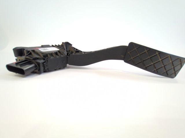 5Q1723503L Pedal del acelerador  en stock Sabadell