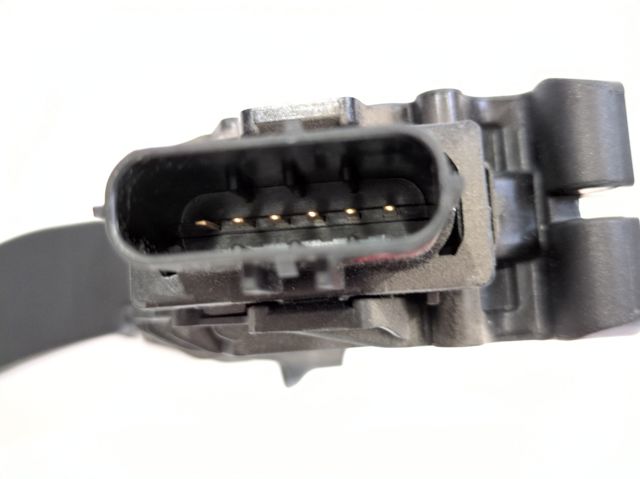 5Q1723503L VAG Pedal del acelerador  disponible Ourense