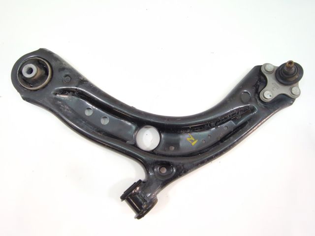 5WA407151 Brazo inferior izquierdo de la suspensión delantera  comprar en Zaragoza