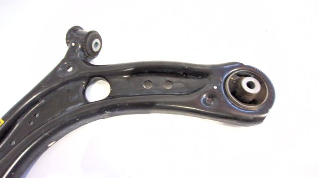 Brazo inferior izquierdo de la suspensión delantera 5WA407151A VAG