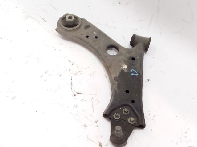Brazo inferior derecho de la suspensión delantera 68318010AE CHRYSLER
