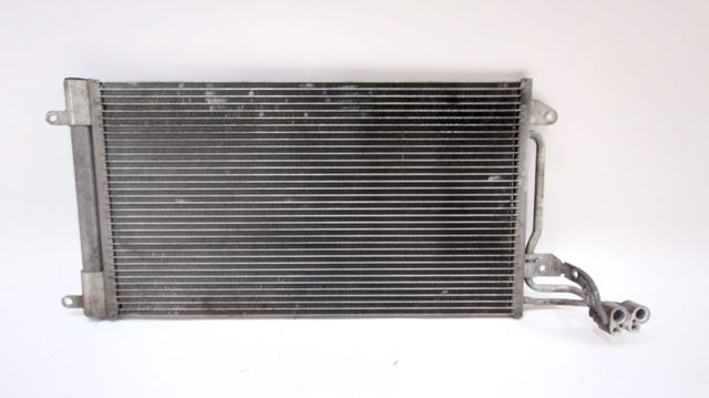 6R0820411D Condensador aire acondicionado  en stock Castellón