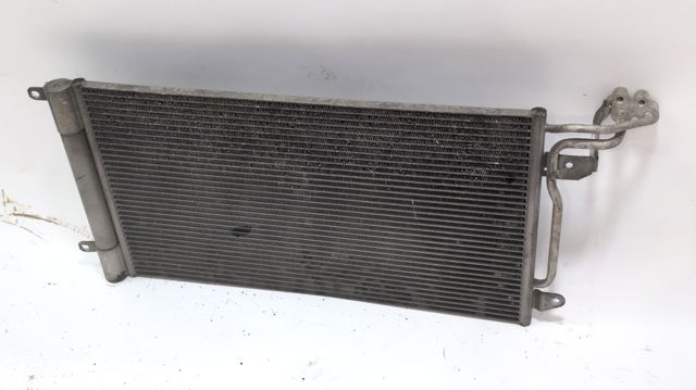 VAG 6R0820411Q Condensador aire acondicionado  en stock Terrassa