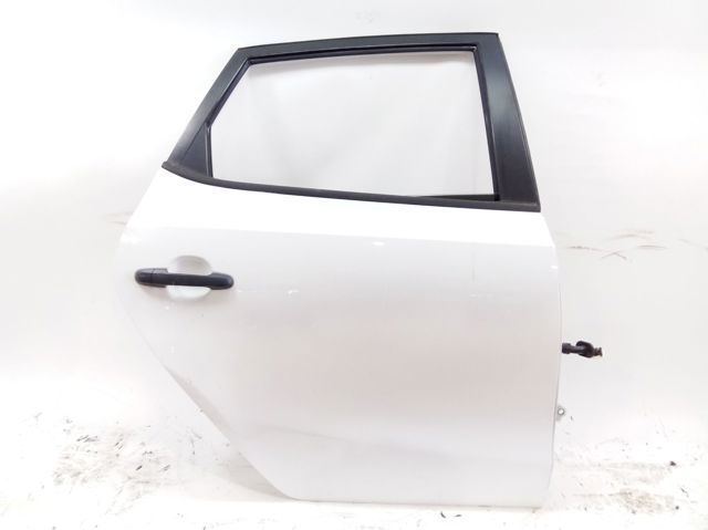 HYUNDAI 770042R010 Puerta trasera derecha  en stock Salamanca