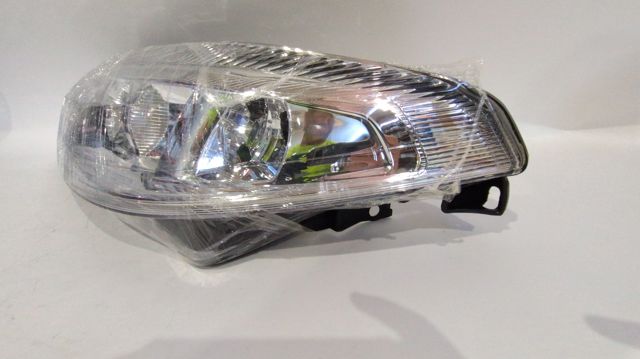 7701048927 Faro izquierdo  disponible Málaga