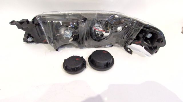 RENAULT 7701048931 Faro derecho comprar Pamplona