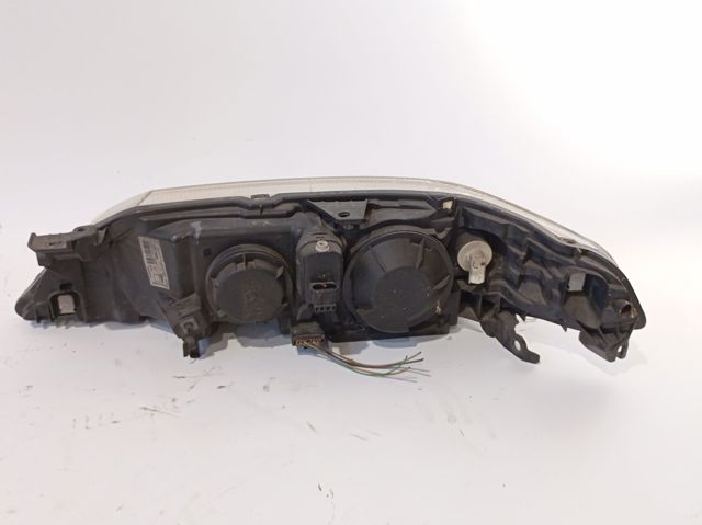 7701048931 Faro derecho  disponible Málaga