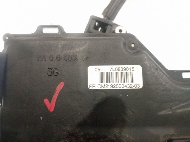 7L0839015 Cerradura de puerta trasera izquierda  en stock Granada