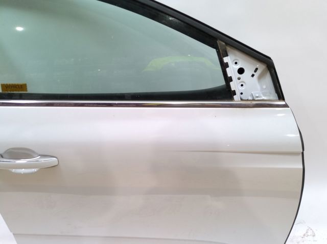 RENAULT 801001148R Puerta delantera derecha comprar Pamplona