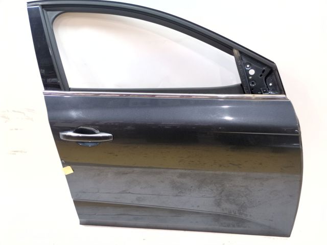 801001148R Puerta delantera derecha  disponible Málaga