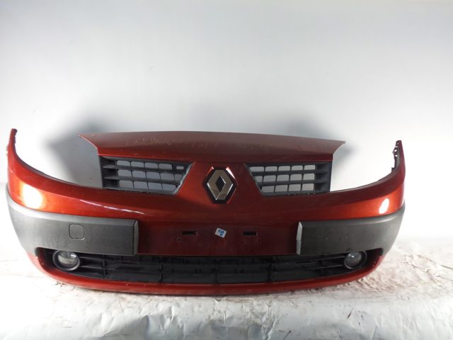 RENAULT 8200139528 Paragolpes  en stock Salamanca