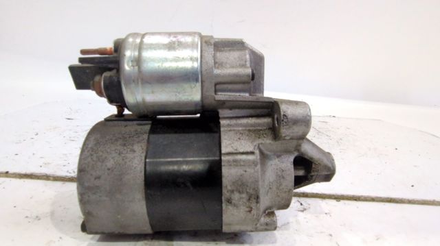 8200266777B Motor de arranque  disponible Burgos