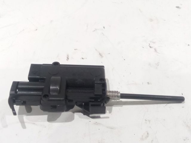8200305732 RENAULT Motor de apertura de tapa de combustible  comprar en Lleida
