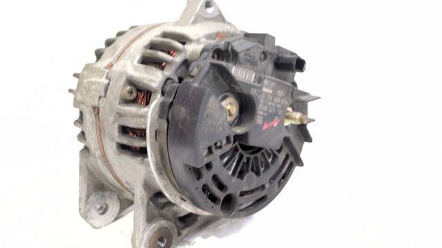 Alternador del motor 8200323137 RENAULT