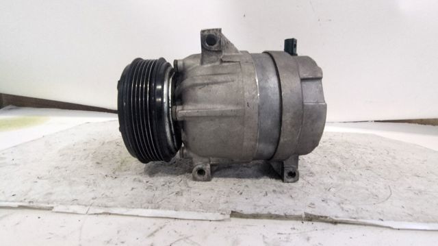 Condensador aire acondicionado 8200424250 RENAULT
