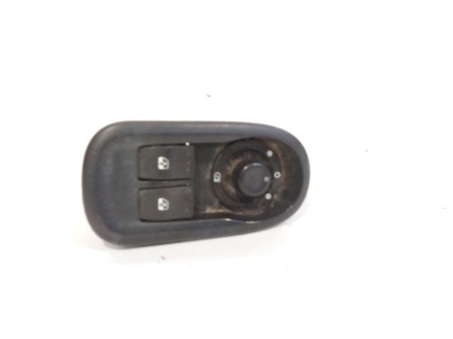 RENAULT 8200476806 Unidad de control de elevalunas delantera izquierda  comprar en Albacete