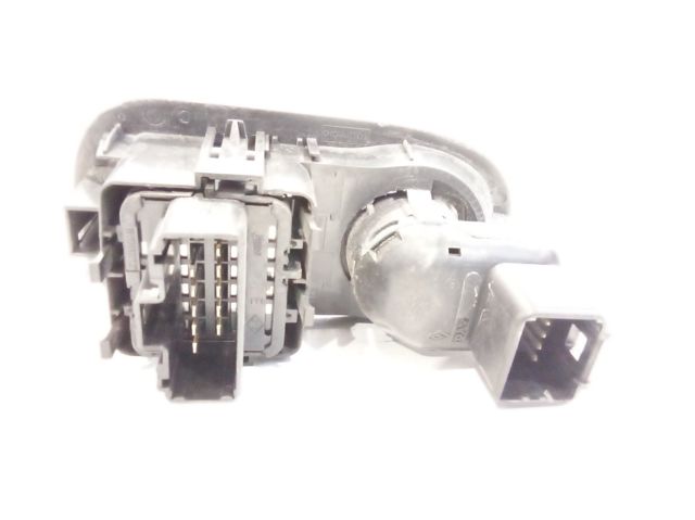 8200476806 RENAULT Interruptor de elevalunas delantera izquierda  en stock Gandía