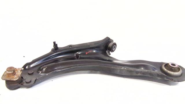 8200586561 Brazo inferior izquierdo de la suspensión delantera  en stock Sabadell