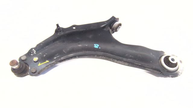 8200586561 RENAULT Brazo inferior izquierdo de la suspensión delantera  en stock Córdoba
