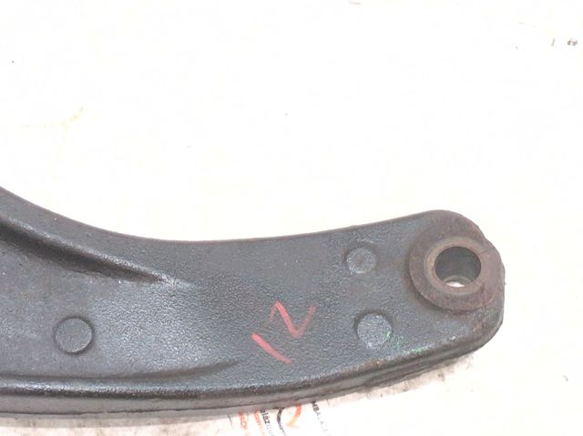RENAULT 8200688871 Brazo inferior izquierdo de la suspensión delantera  en stock Terrassa
