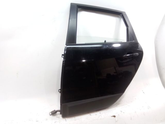 RENAULT 821017991R Puerta trasera izquierda  comprar en Ponferrada