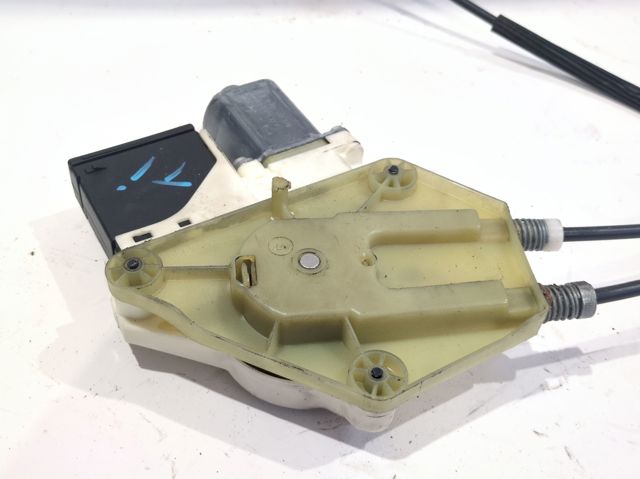 827310002R RENAULT Motor del elevalunas de la puerta trasera izquierda  en stock Córdoba