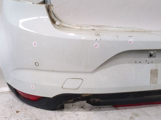 850220498R RENAULT Parachoques trasero comprar Bilbao