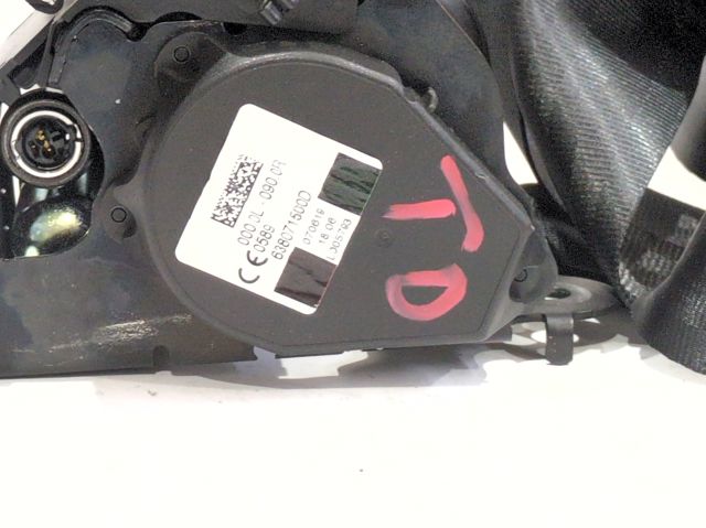 888405896R RENAULT Cinturón de seguridad trasero  disponible Ourense