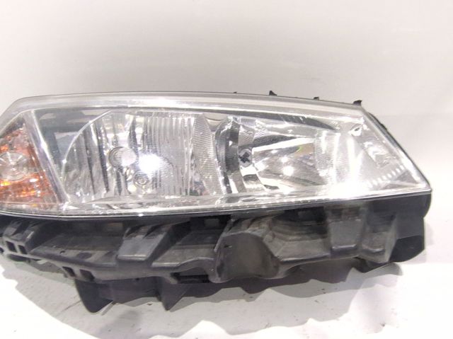 89307000 Faro derecho  disponible Burgos